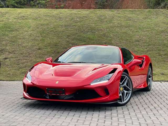 FERRARI F8