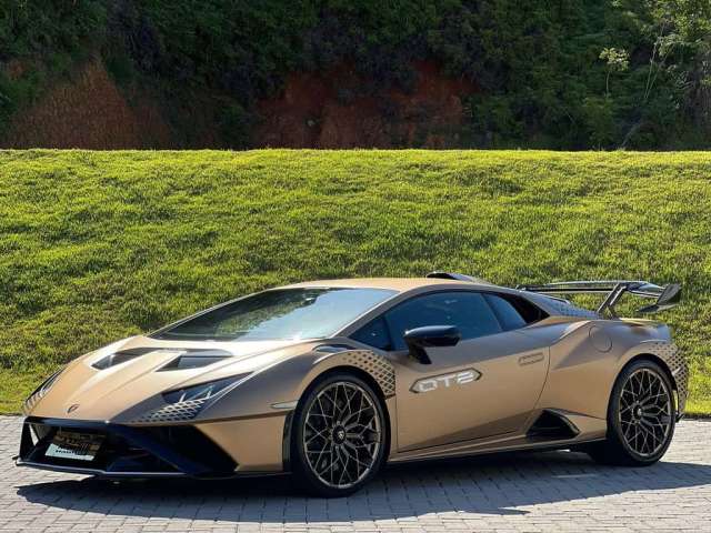 Lamborghini Huracan STO 5.2 V10  - Dourada - 2022/2022