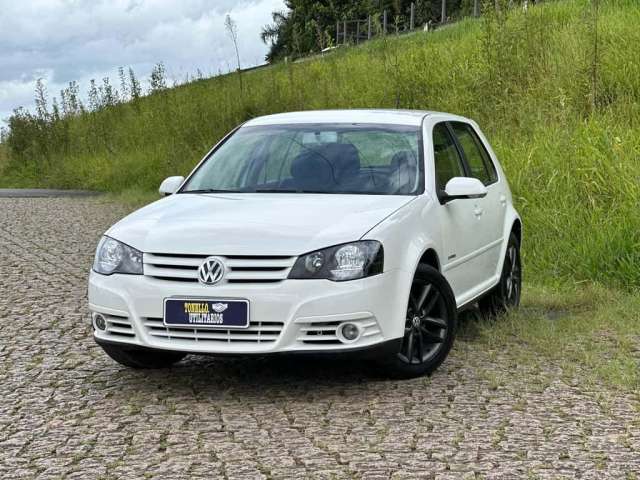 Volkswagen Golf Sportline 1.6 Mi Total Flex 8V 4p  - Branca - 2010/2010