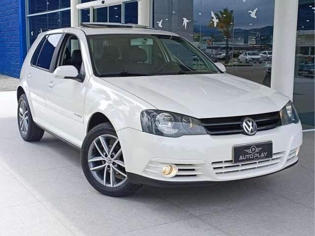 Volkswagen Golf Sportline 1.6 Mi Total Flex 8V 4p  - Branca - 2010/2011