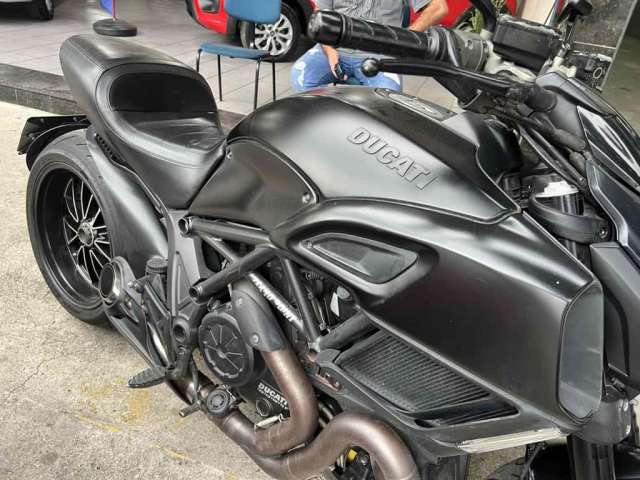 Ducati Diavel 1198 carbon 2015