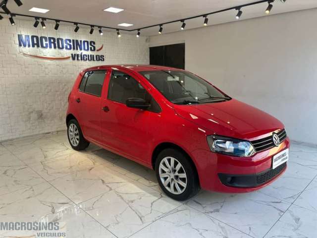 Volkswagen Fox 1.0 completo - Vermelha - 2013/2014