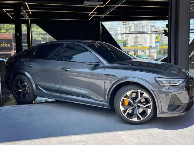 Audi RS E-TRON E-TRON S Sportback Quat. Aut. (Elétrico)  - Cinza - 2022/2022