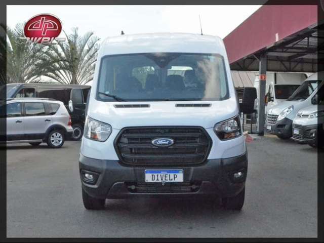 Ford Transit em Americana