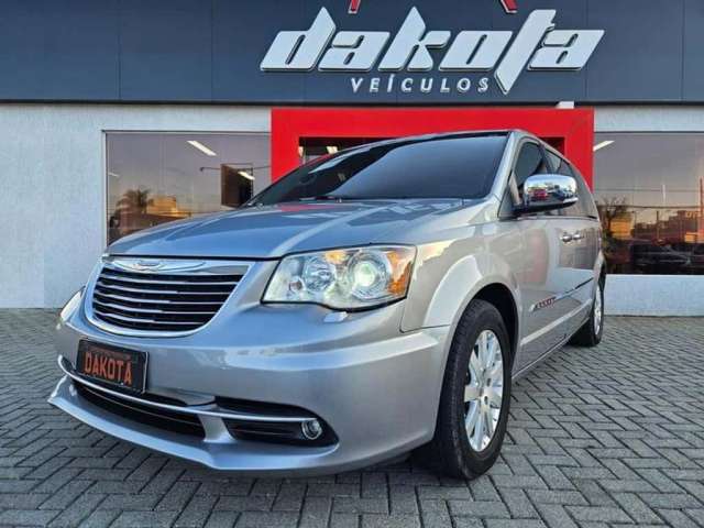 CHRYSLER TOWN COUNTRY 2015