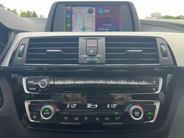 BMW 320i - CarPlay