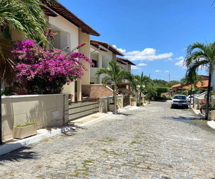 Casas à venda na Avenida Edilson Brasil Soares em Fortaleza, CE