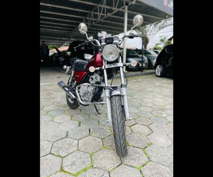 Suzuki Intruder 125 à venda em SC