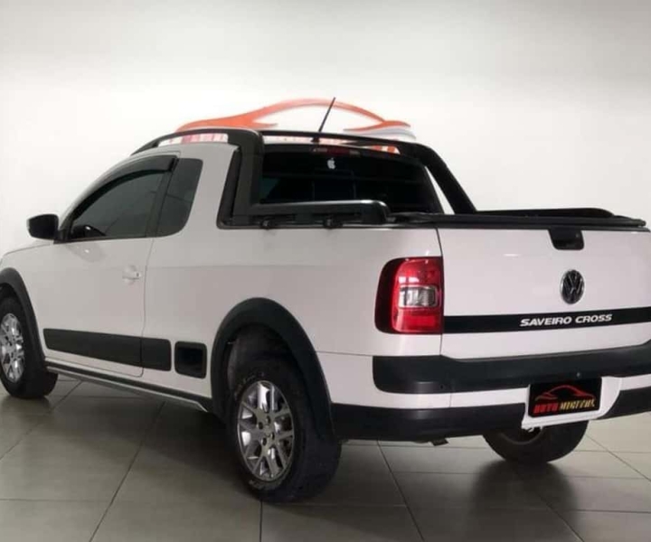 Saveiro Cross Branca 2015 - Veicar Multimarcas - Curitiba-PR