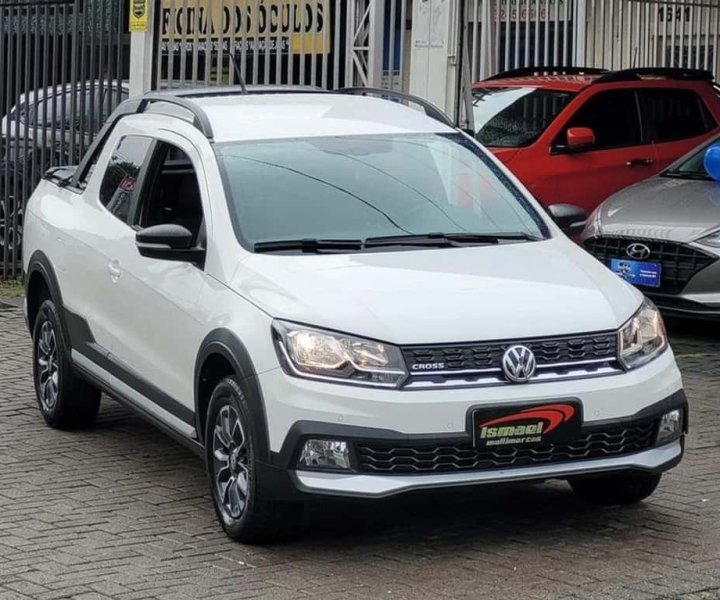 Volkswagen Saveiro Cross Cd em Curitiba