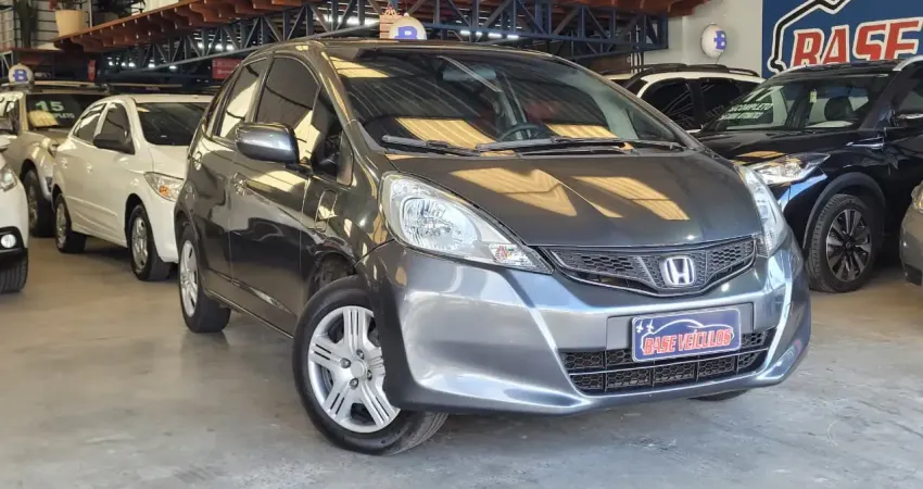 Honda Fit DX 1.4 2014 Completo com Câmbio Manual e garantia!