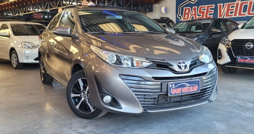 REPASSE Yaris Sedan XLS 1.5 CVT e teto solar com mais de R$10000 abaixo da FIPE