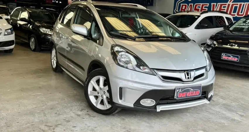 2013 Honda Fit Twist 1.5 Automático com preventivas em dia!