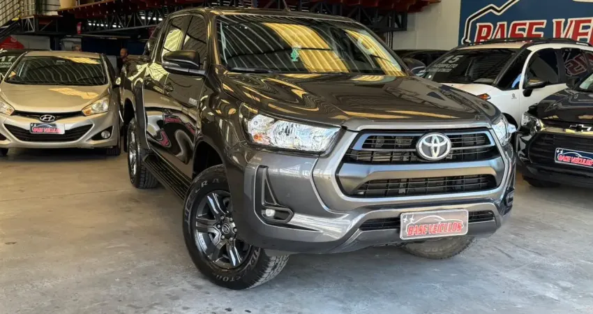 Hilux CD SR 4x4 Turbo Diesel de único dono, sem leilão/sinistro, de procedência