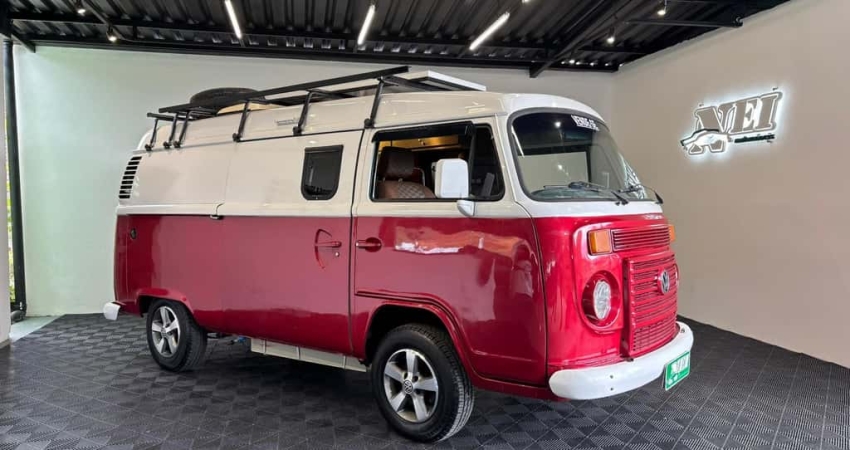 Volkswagen Kombi Furgão 1.4 Mi Total Flex 8V  - Branca - 2013/2014