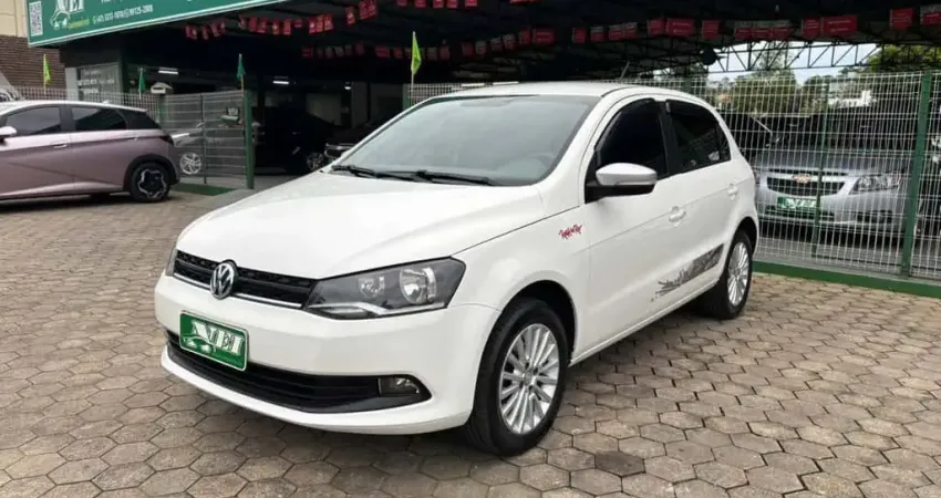 Volkswagen Gol Rock in Rio 1.0 Mi Total Flex 8V 5p - Branca - 2015/2016