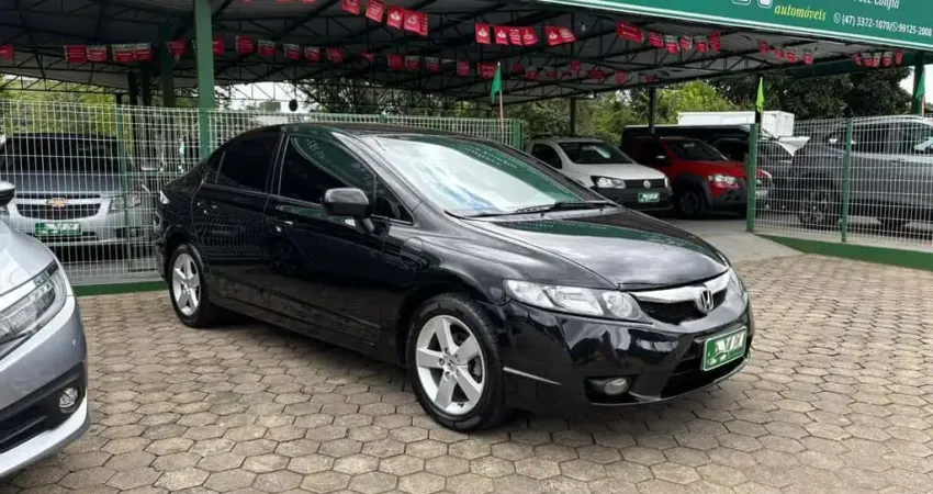 Honda Civic Sedan LXS 1.8/1.8 Flex 16V Mec. 4p  - Preta - 2008/2008