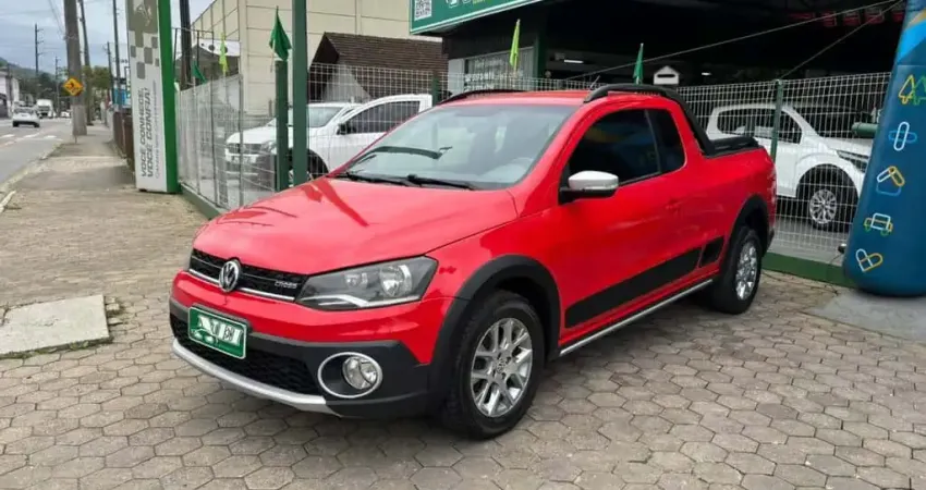 Volkswagen Saveiro CROSS 1.6 Mi Total Flex 8V CE  - Vermelha - 2013/2014
