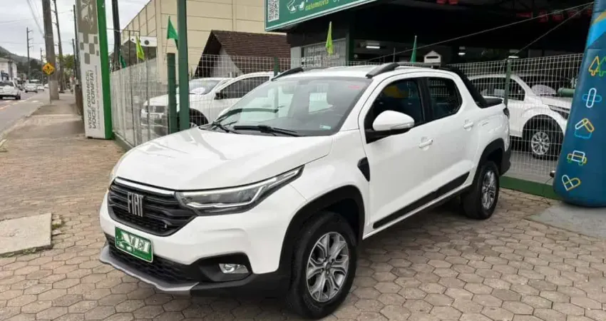 Fiat Strada Volcano 1.3 Flex 8V CD  - Branca - 2020/2021