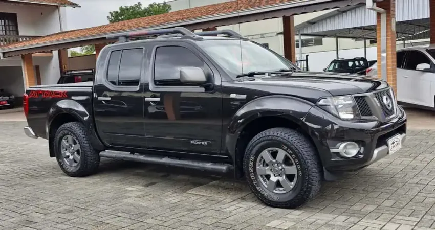 Nissan Frontier SV AT. CD 4x4 2.5 TB Dies. Aut.  - Preta - 2015/2016