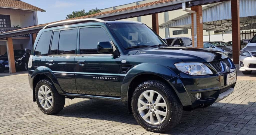 Mitsubishi Pajero TR4  2.0 Flex 16V 4x4 Aut.  - Verde - 2011/2012