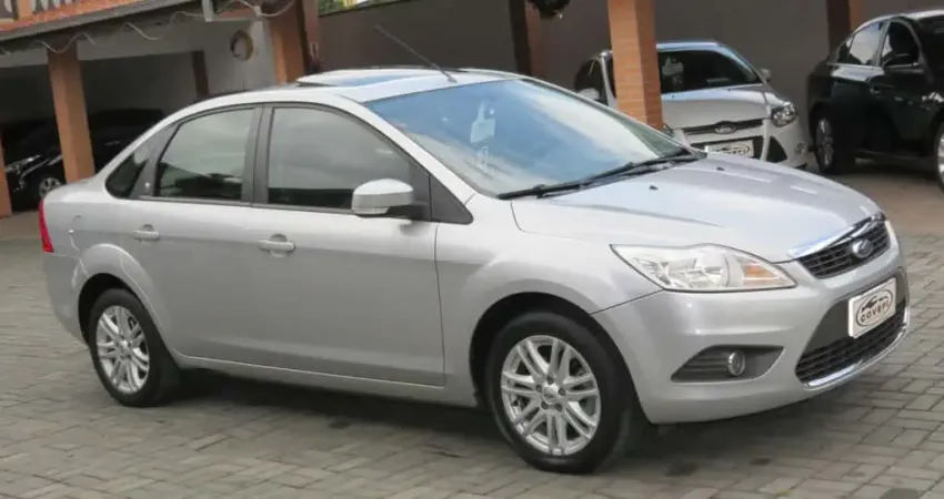 Ford Focus Ghia Sed. 2.0 16V/2.0 16V Flex Aut  - Prata - 2010/2010