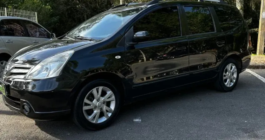NISSAN GRAND LIVINA 1.8 SL 2012/2013 – PRETA 