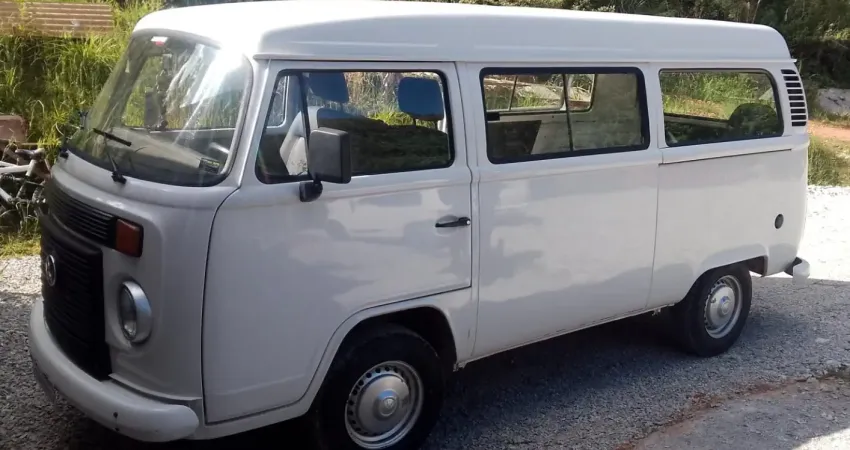 VOLKSWAGEN KOMBI FURGÃO 1.4 FLEX 2013  ·UTILITÁRIO·