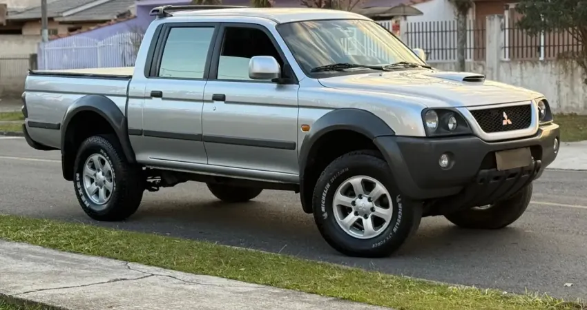 L200 OUTDOOR 2.5 TURBO DIESEL 4X4 MEC       ·CAMINHONETE DE VERDADE·