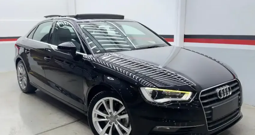Audi A3 COM TETO ! 