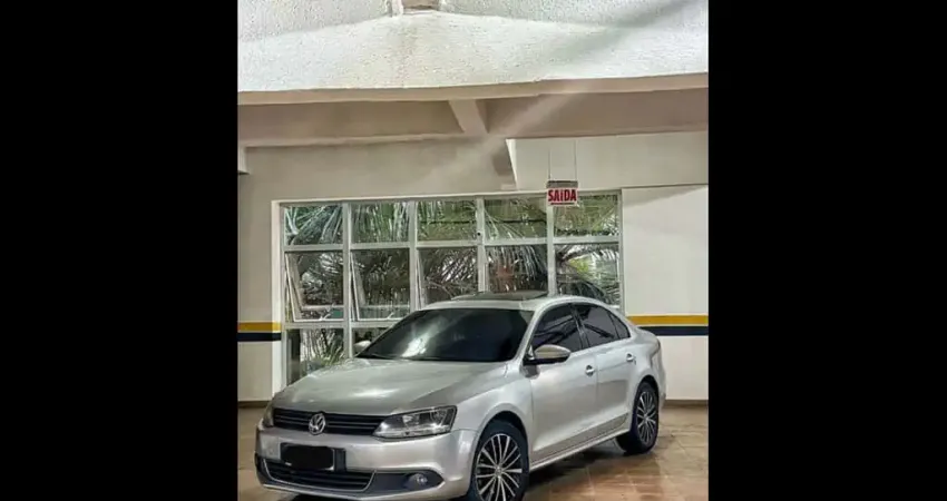 VW - VolksWagen JETTA Highline 2.0 TSI 16V 4p Tiptronic 2013 Gasolina