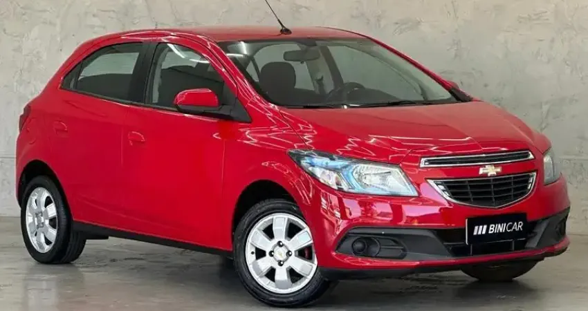 CHEVROLET ONIX 1.4 MANUAL LT 2014 - O hatch mais vendido do Brasil.