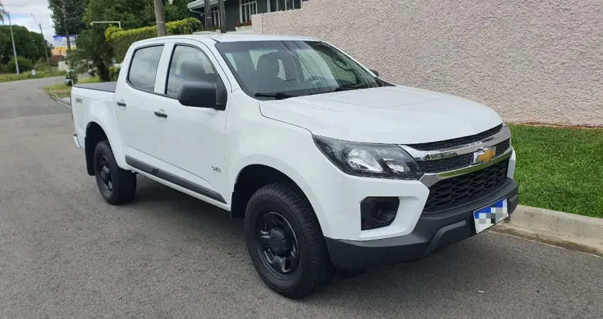 CHEVROLET S10 2.8 LS DD4 2022 - Camionete na sua versão manual.