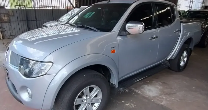 Triton 3.2 HPE 4X4 turbo diesel 2010