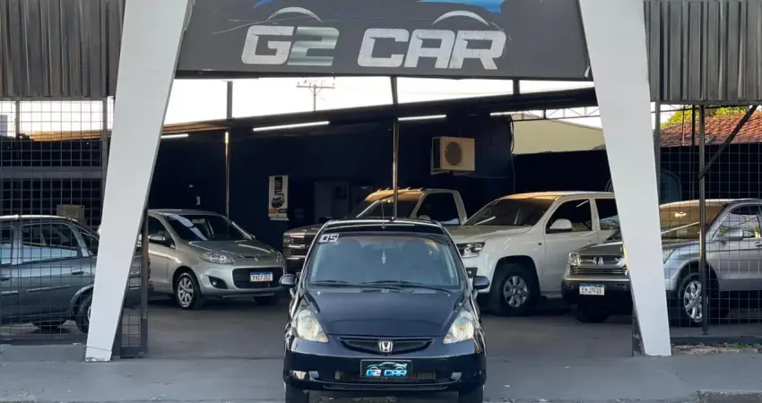 HONDA FIT 1.4 GASOLINA COMPLETO... AUTOMÓVEL EM ÓTIMAS CONDIÇÕES, CONTÉM APENAS DETALHES MINÍMOS DO 