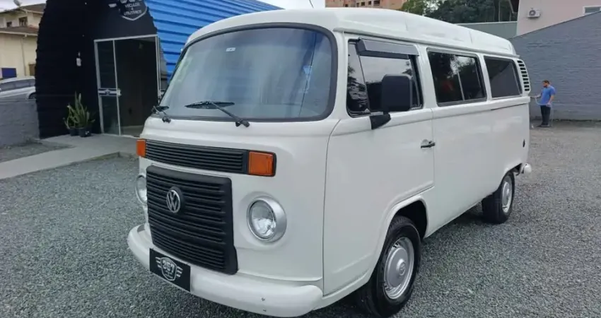 Kombi 1.4 Flex 9 Lugares Ano 2013 - Pronta para Voce Trabalhar !!revisada 100 %  com 04 Pneus Novos 