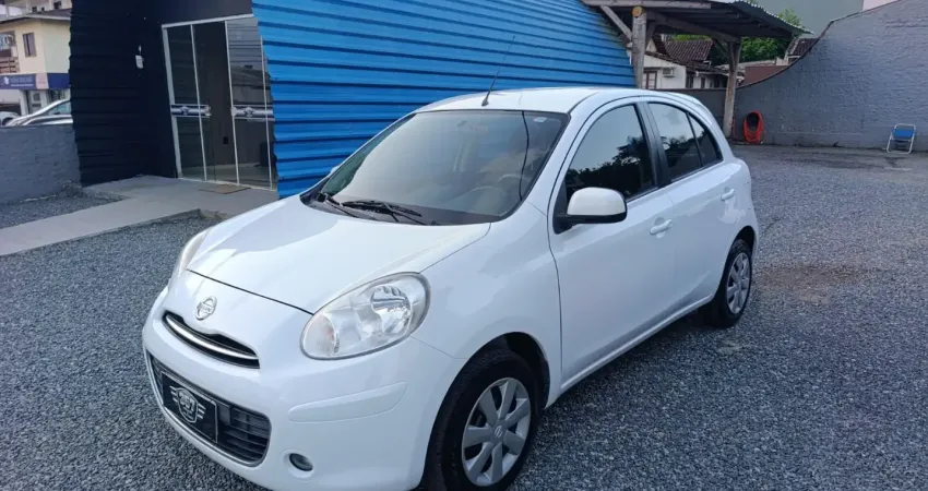 Nissan March 1.0 s 16v Flex Ano 2014 Completo 
