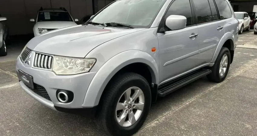Mitsubishi Pajero MMC/ FLEX - Prata - 2012/2012
