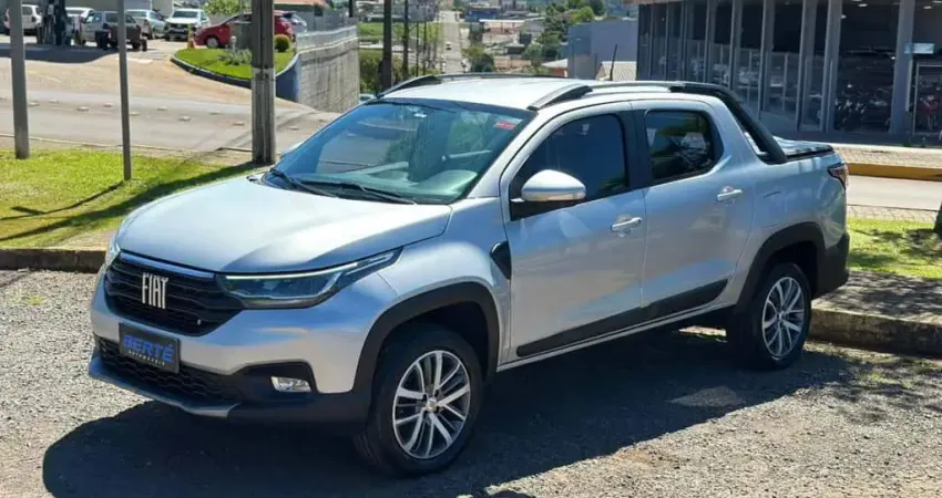 Fiat Strada Volcano 1.3 Flex CD - Prata - 2023/2023