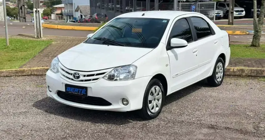 Toyota Etios X Sedan 1.5 Flex Mec. - Branca - 2014/2014