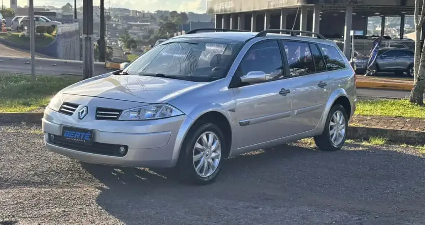 Renault Mégane Grand Tour Dynam. Hi-Flex 1.6 - Prata - 2012/2013