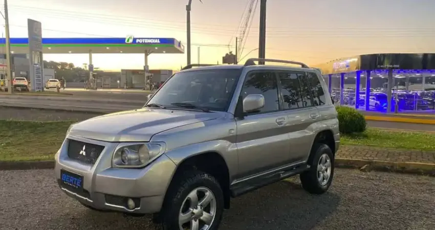 Mitsubishi Pajero TR4 2.0 Flex 4x4 Mec. - Prata - 2008/2008