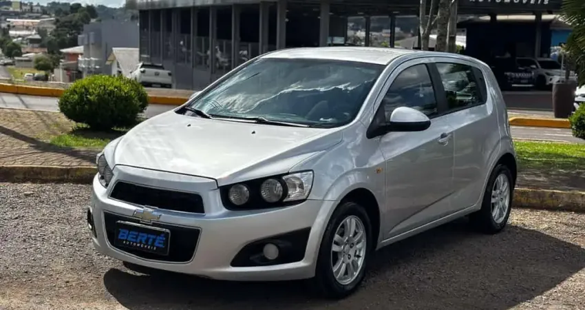 Chevrolet Sonic HB LT 1.6 FlexPower Aut. - Prata - 2013/2014