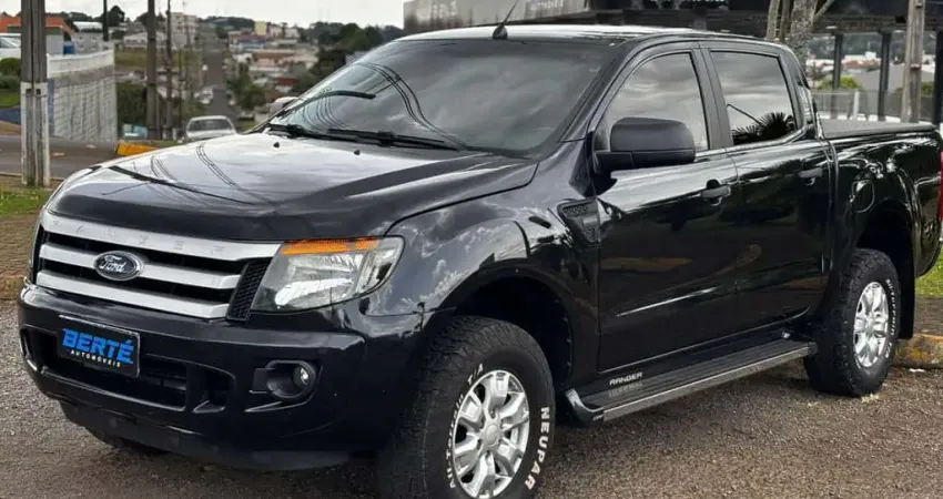 Ford Ranger XLS 2.5 4x2 CD Flex - Preta - 2012/2013
