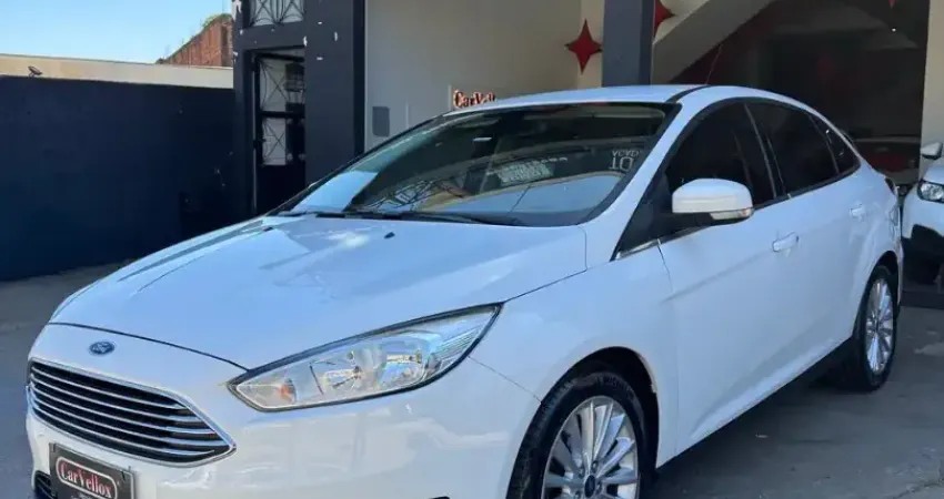 FORD FOCUS 2.0 TITANIUM PLUS FASTBACK 16V FLEX 4P POWERSHIFT