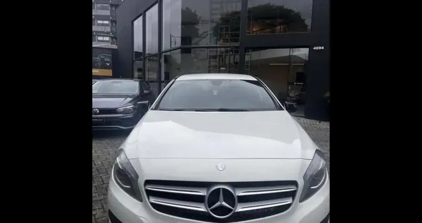 MERCEDES-BENZ A200 1.3 TURBO AUT 2014