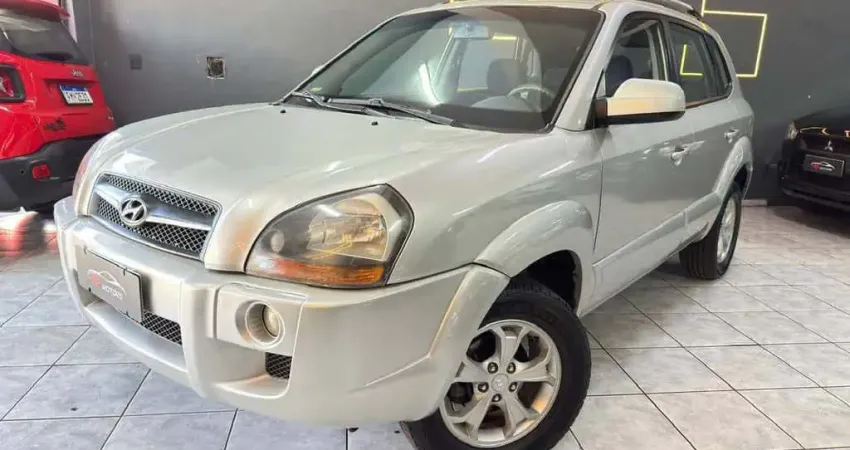Hyundai Tucson 2.0 GLS AUT. C/ BAIXA KM - Prata - 2012/2013