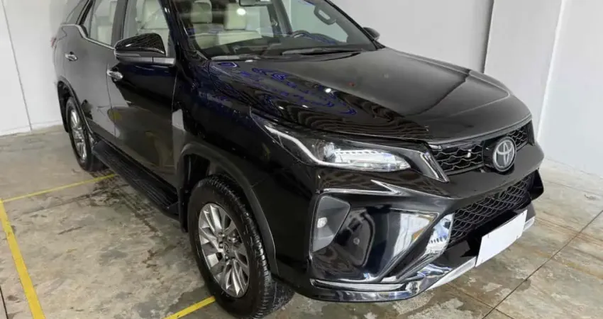 Toyota Hilux sw4 2017 2.7 sr 7 lugares 4x2 16v flex 4p automático