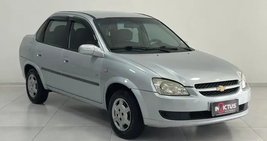 Chevrolet Classic LS 2011 com Ar Condicionado e Pneus Novos
