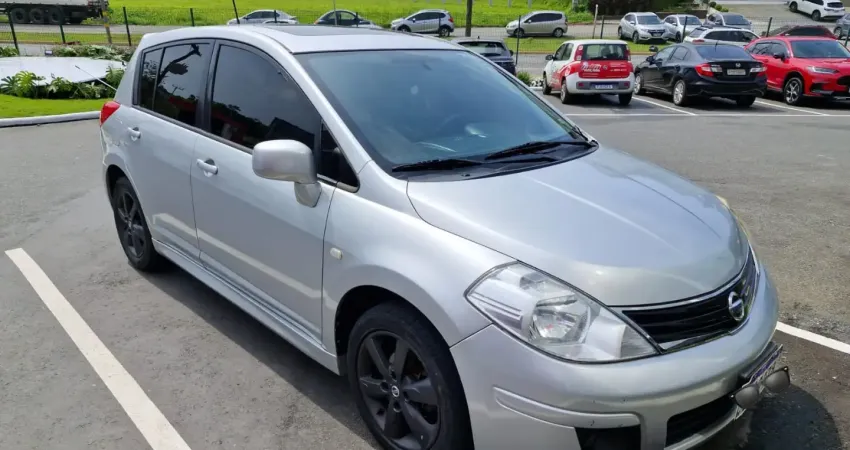 NISSAN TIIDA SL 2013 COMPLETO TETO SOLAR